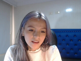 abbicute chaturbate petite brunette babe sucking dildo