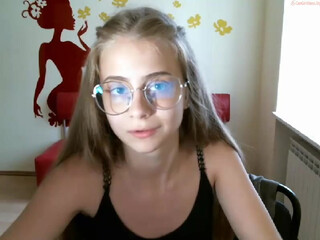 je_te_comprends chaturbate homemade bitch performs a striptease