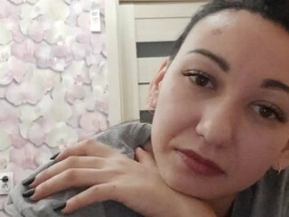 webcam --Princess-- webcam show hot chick rides phallus