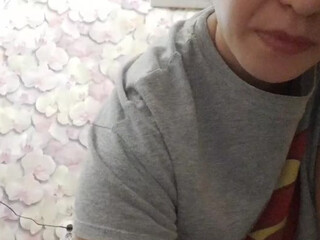 webcam --Princess-- webcam show wonderful babe cums from a handjob