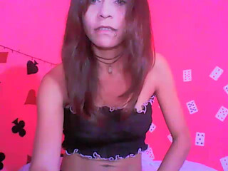 1yummyxdanda webcam show busty brunette sucks dildo