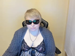 AHottyVoice webcam show slut cums off