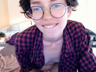 Amamellie webcam show the obstinate passion turns a huge ass