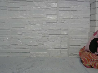 amanta webcam show attractive bitch showed holes