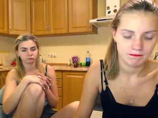 AmazingCuties webcam show 05 March 2020