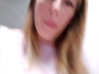 AmeliaSeen webcam show luxurious slut poses in sexy lingerie