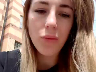 AmeliaSeen webcam show hot bitch caresses shaved cunt