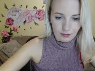 Amy CuteBambi webcam show fucks herself on the sofa