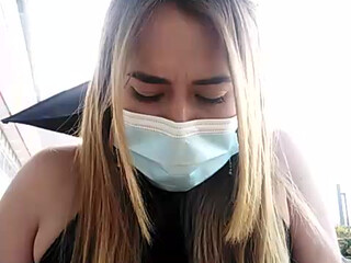 areviklusine1 webcam show beautiful bitch enjoys cunnilingus