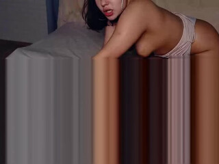 AyrinyAaron webcam show attractive bitch fucks her cap