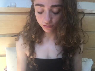 BadLilJewishGirl webcam show shy on webcam