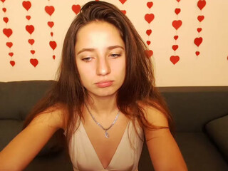 Beauty Adele webcam show home julia squeezes her tits