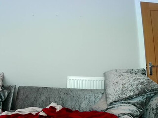 Bigboobiebabe webcam show dark haired babe masturbates pussy with vibrator