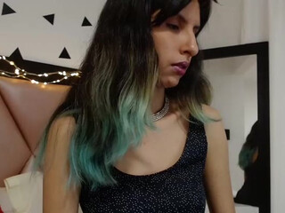 Blair83 webcam show Busty kurva