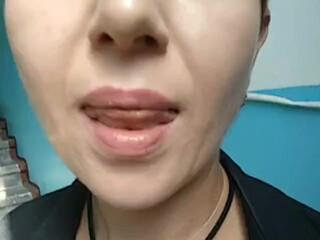 BUSINKA-25 webcam show gets an orgasm