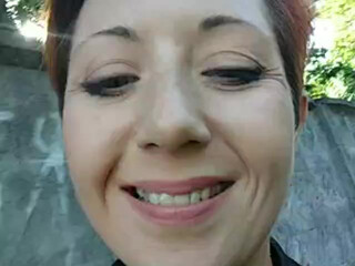 BUSINKA-25 webcam show Pretty brunette