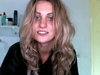 Chanelllka webcam show loud female squeals from a great handjob