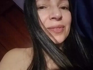 cjpq2525 webcam show buxom plays with long dildo