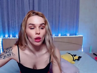 DallaJorge webcam show beauty fucks herself in front of the webcam