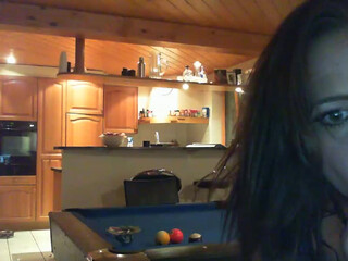 dameblanche hot webcam show hot bitch caresses shaved cunt