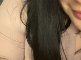 Darya77meow webcam show cute blonde erotically posing in stockings