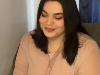 Darya77meow webcam show Red-haired courtesan