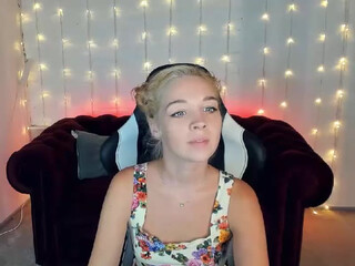 EllaSunn webcam show the calf jerks off and cums