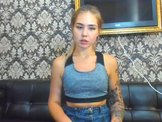 Escasa  webcam show the naughty bitch jerks off with sex toys