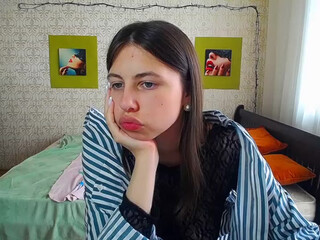 Holly Mo webcam show Red courtesan