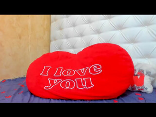 Hottwetlenna webcam show fingers in pussy