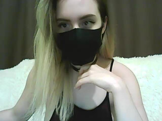 IceFire77713 webcam show a bitch with tattoos flaunts her body