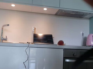 iza22 webcam show mature chick pulls pussy