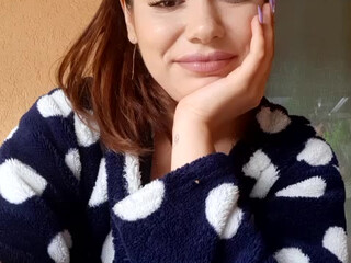 just ELLA webcam show beauty is resting with pussy