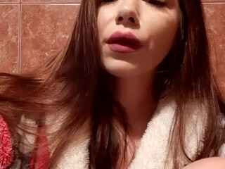 just ELLA webcam show thick blonde body masturbates pussy