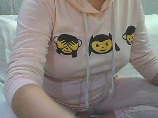 karolcia 18 webcam show Piquant beauty