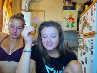 karolina1908 webcam show pretty woman undressed in front of the camera and masturbates in the chair