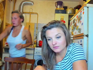 karolina1908 webcam show smiling girl