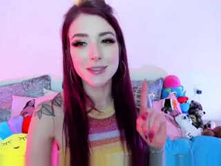 KasaraWood webcam show sweet coquette flaunts her body