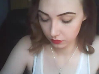 kissulyaa webcam show Dark-haired chick