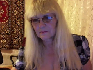 Kleopatra675 webcam show fucking herself in her pussy