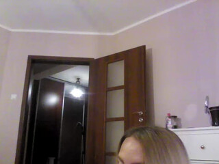 KoKo21 webcam show appetizing dancer poses for the camera