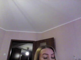 KoKo21 webcam show tiny in a mask caresses the vagina