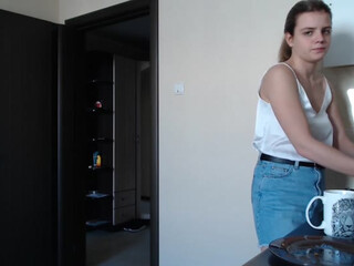 klubni4ka3 webcam show sexy girl in glasses coolly playing pranks with a sex toy