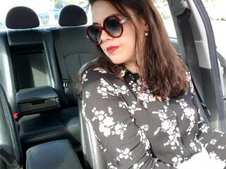 KristyMiss webcam show writes pen on boobs and ass