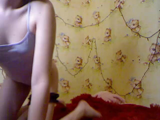 KusyaSexy webcam show lustful slut fucks her pussy with a phallus