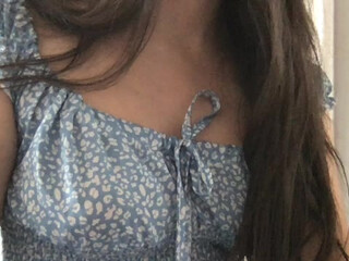 lalal12 webcam show shows her sweet holes