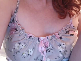 larara webcam show in uniform