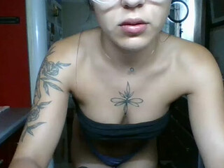 laragirl webcam show whore