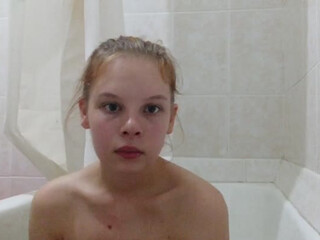 Laura-Foxy webcam show  private  with a toy