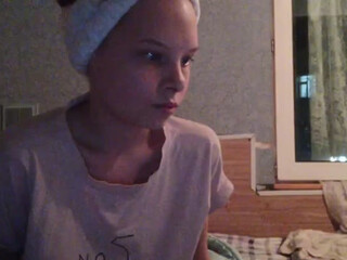 Laura-Foxy webcam show fat depraved granny